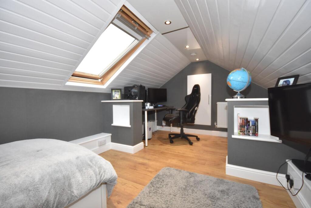 ATTIC ROOM.JPG