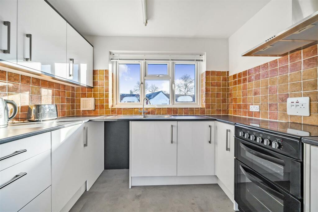 Kitchen 2nd angle.jpg
