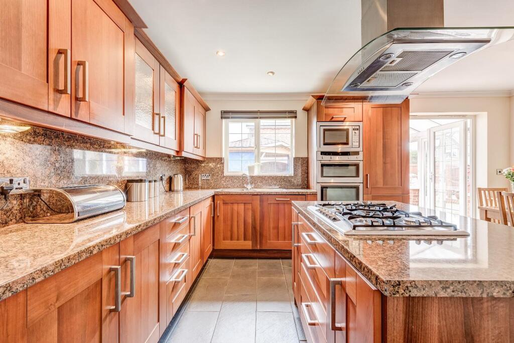 6NewtonVale(Interior)-12.jpg