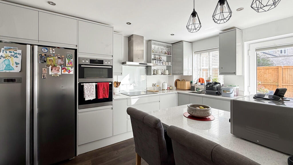 Kitchen/breakfast...