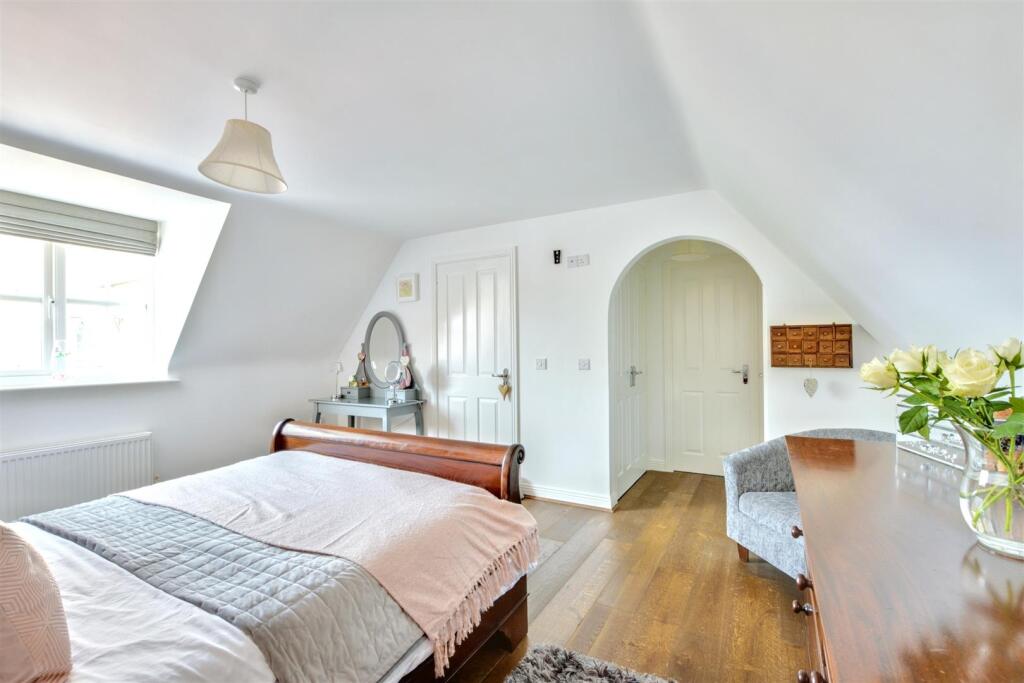 Bedroom 1_4.jpeg