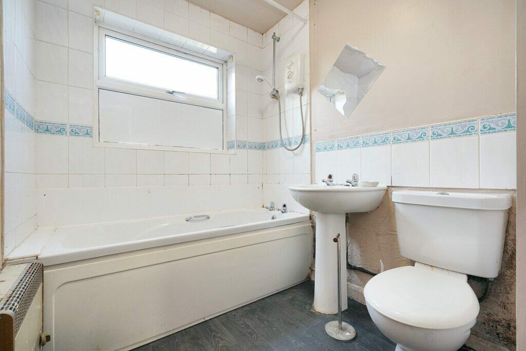 Stanhope Road - Bathroom