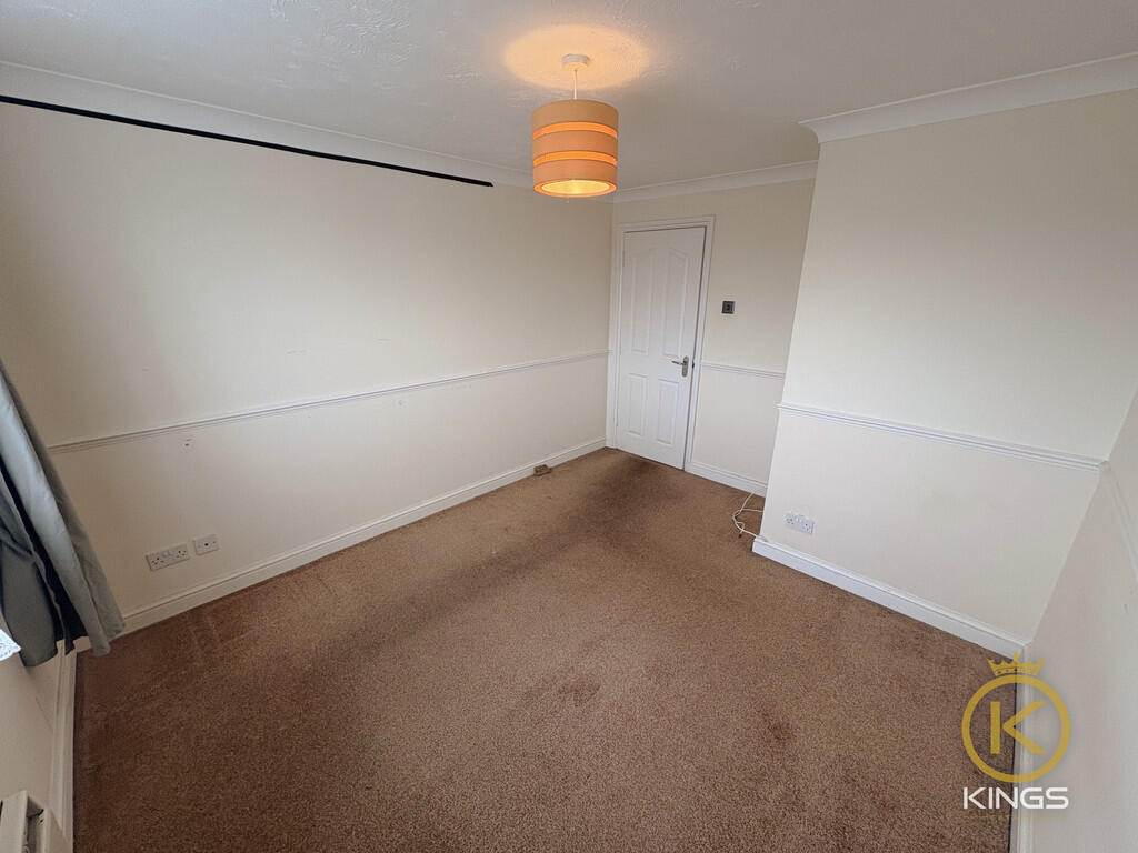 7 RHYS COURT (2)