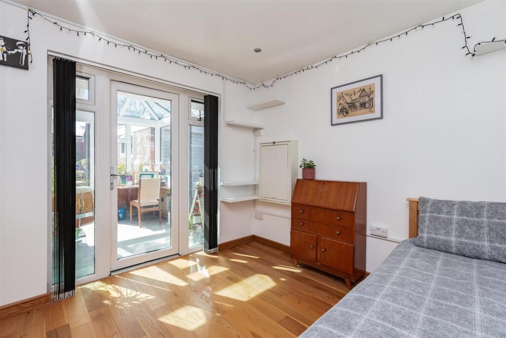 2 Selbourne Close-HR10.jpg