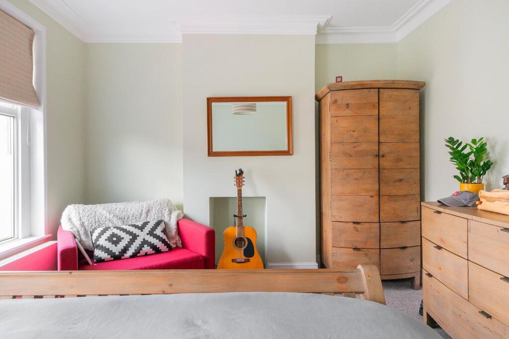 6S2AAD - Bedroom D.jpg