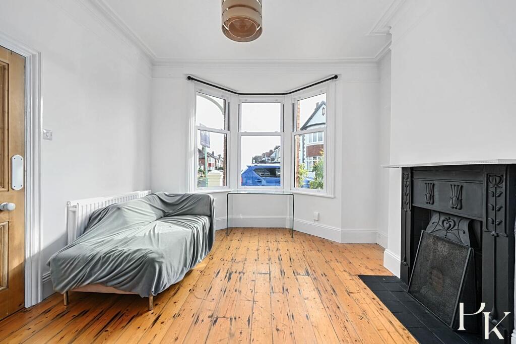 17 Marine Avenue BN3 (4).jpg