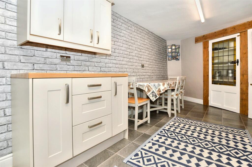 Kitchen/Breakfast Rm