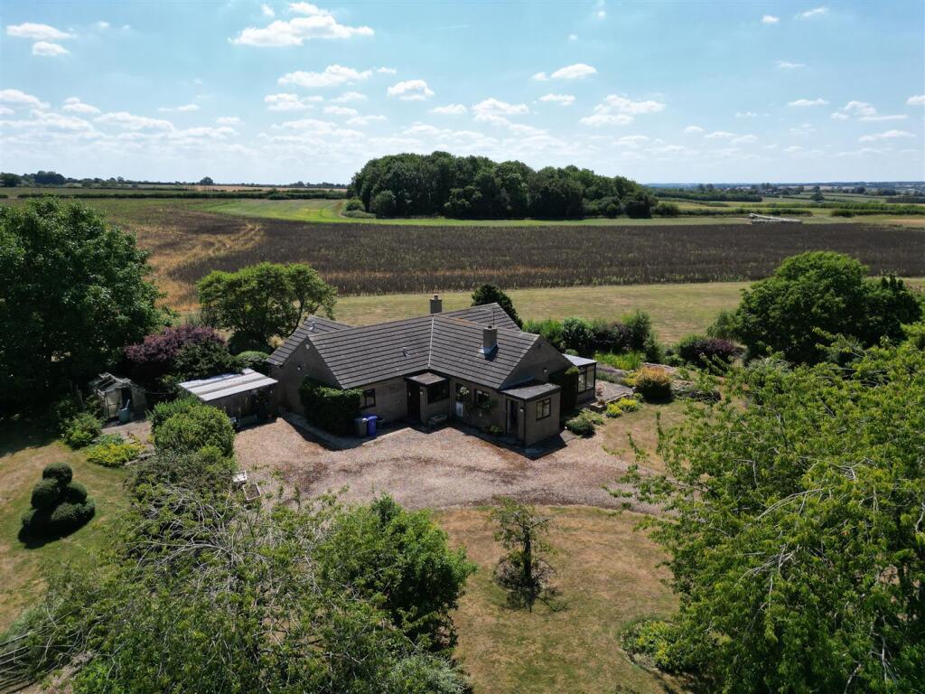 Bungalow - page 8.JPG