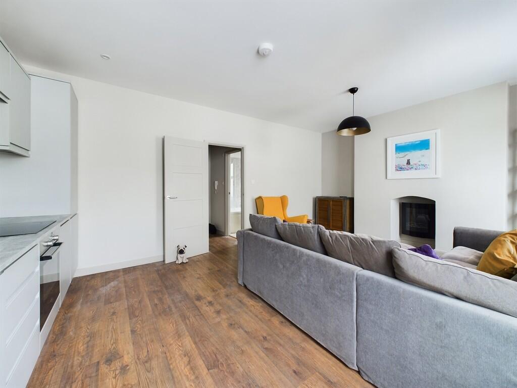 CAM02089G0-PR0410...