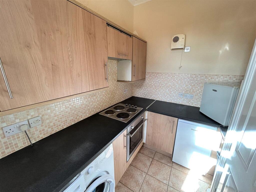 Kitchen 3.jpg