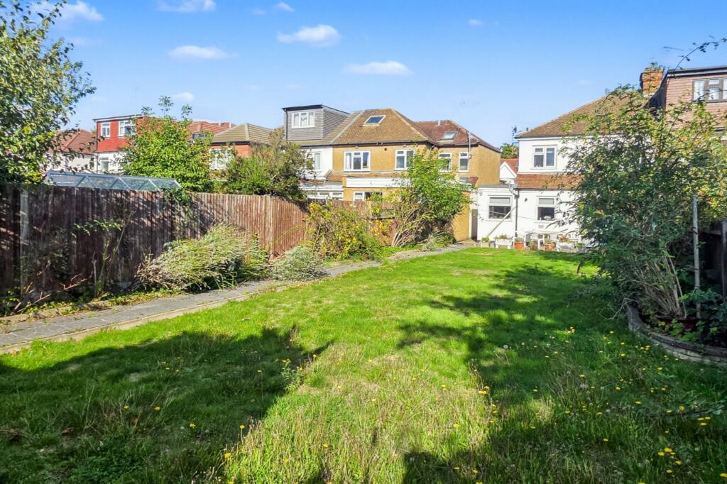 64 Alicia Gardens, Kenton, Harrow, Middlesex HA3 8JE