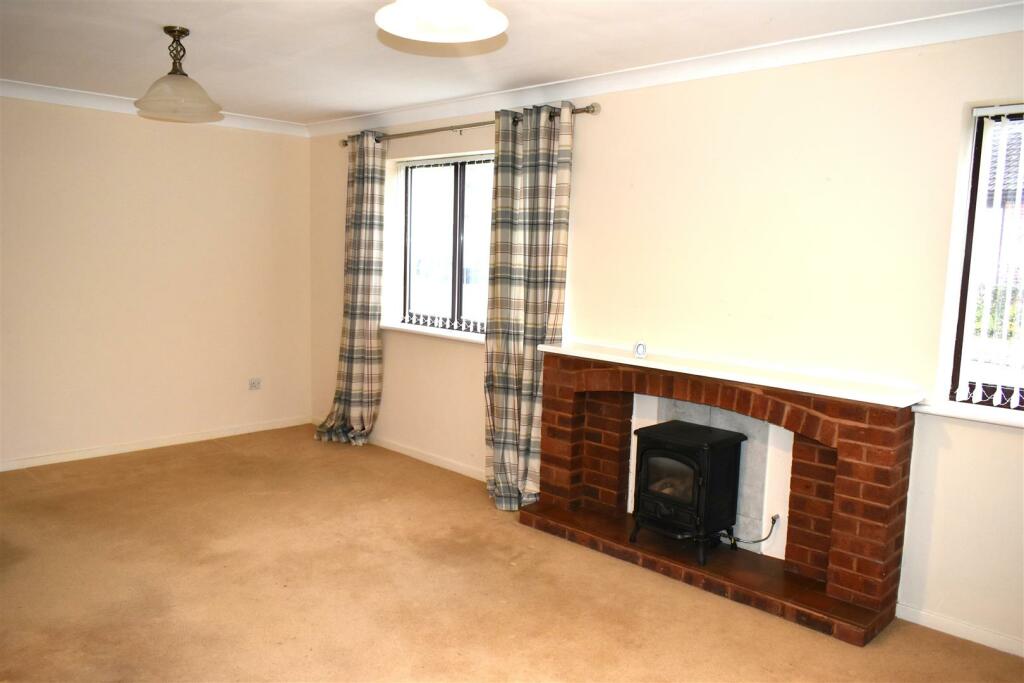 lounge 2.JPG