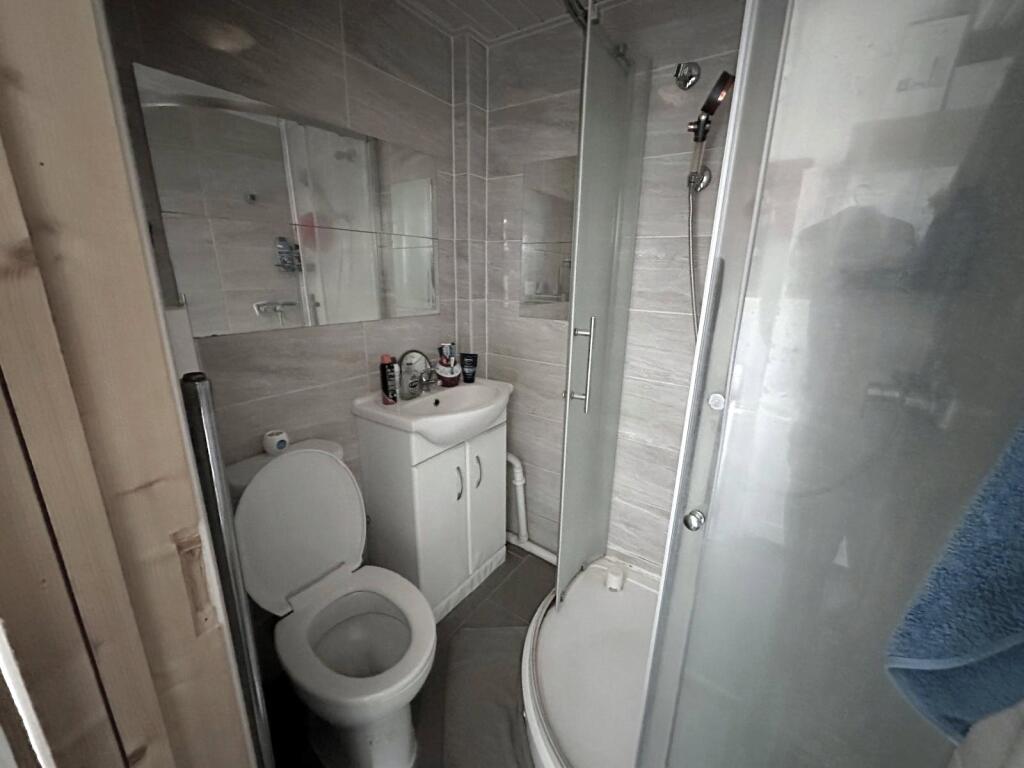 Bedroom Four Ensuite