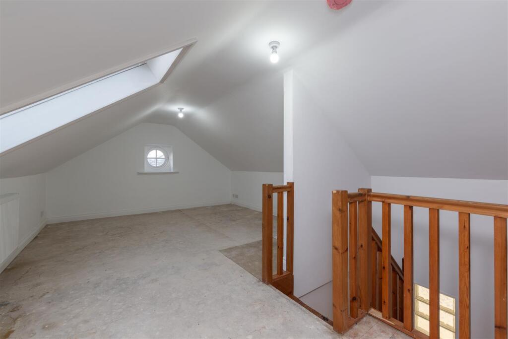 REAR LANDING