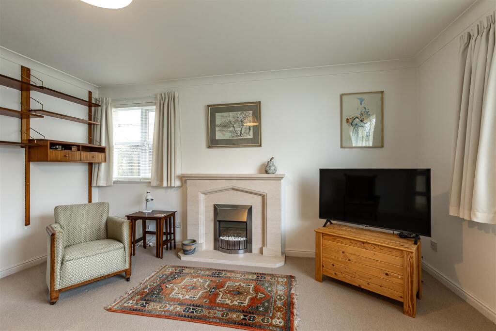 2 Waverley Gardens Darnick 11.JPG