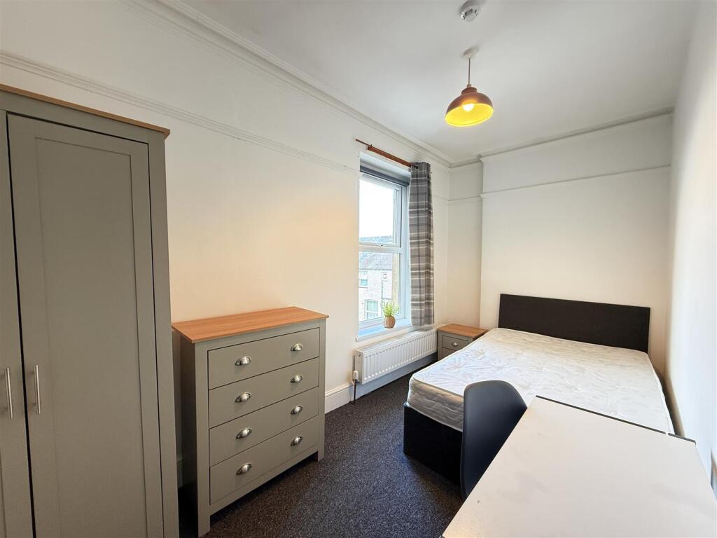 Bedroom 4.JPG