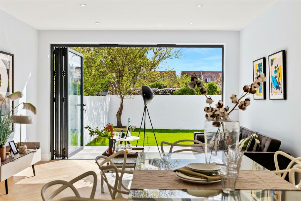 10 Pembroke Crescent Renovation Full Res-41.jpg