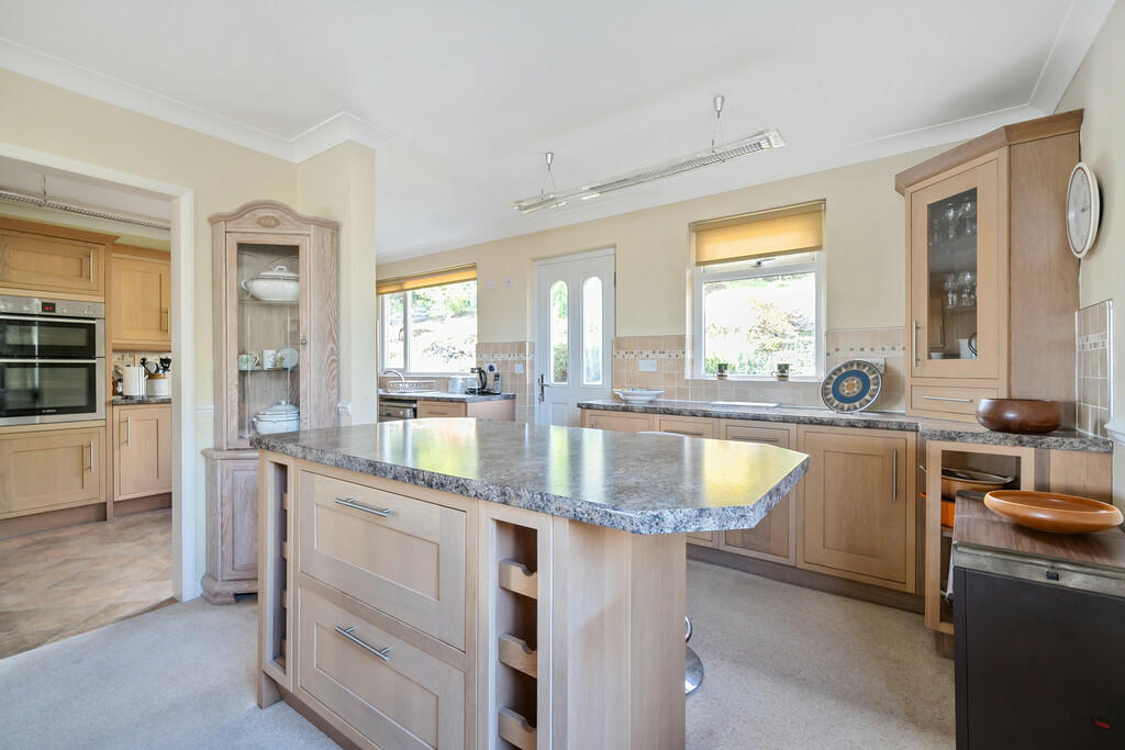 Kitchen/Dining Ar...