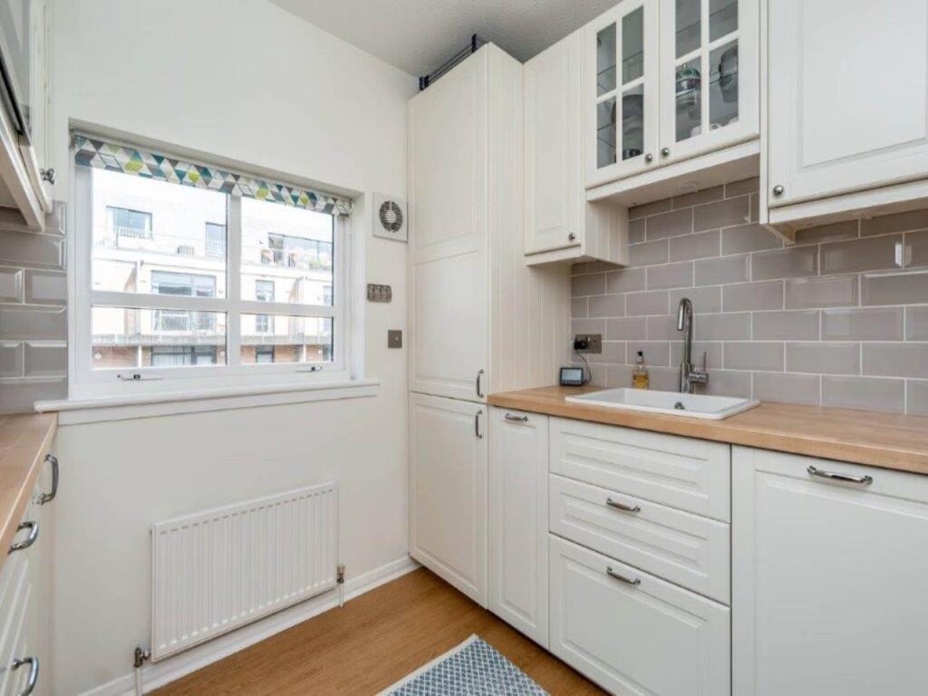 53638_33-7-HopetounS