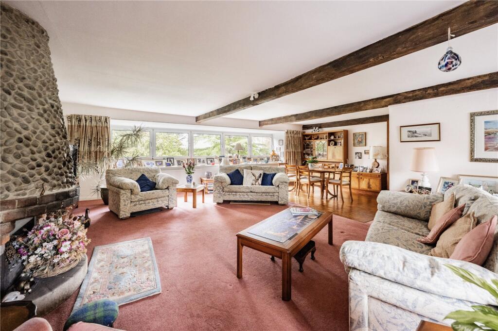 Sitting/ Dining Room