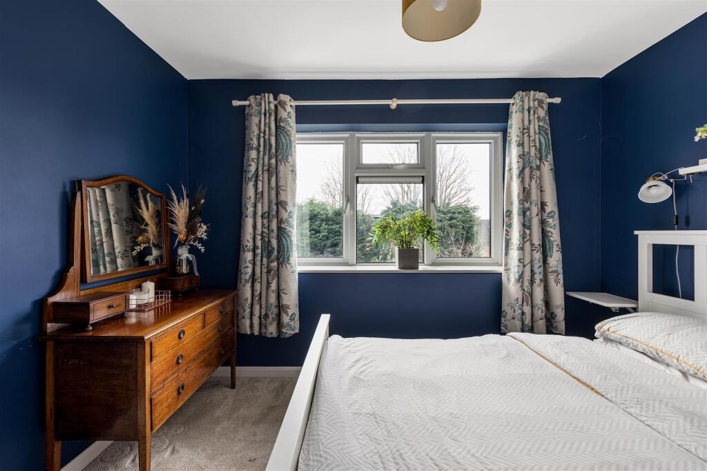 Alders Avenue IG8