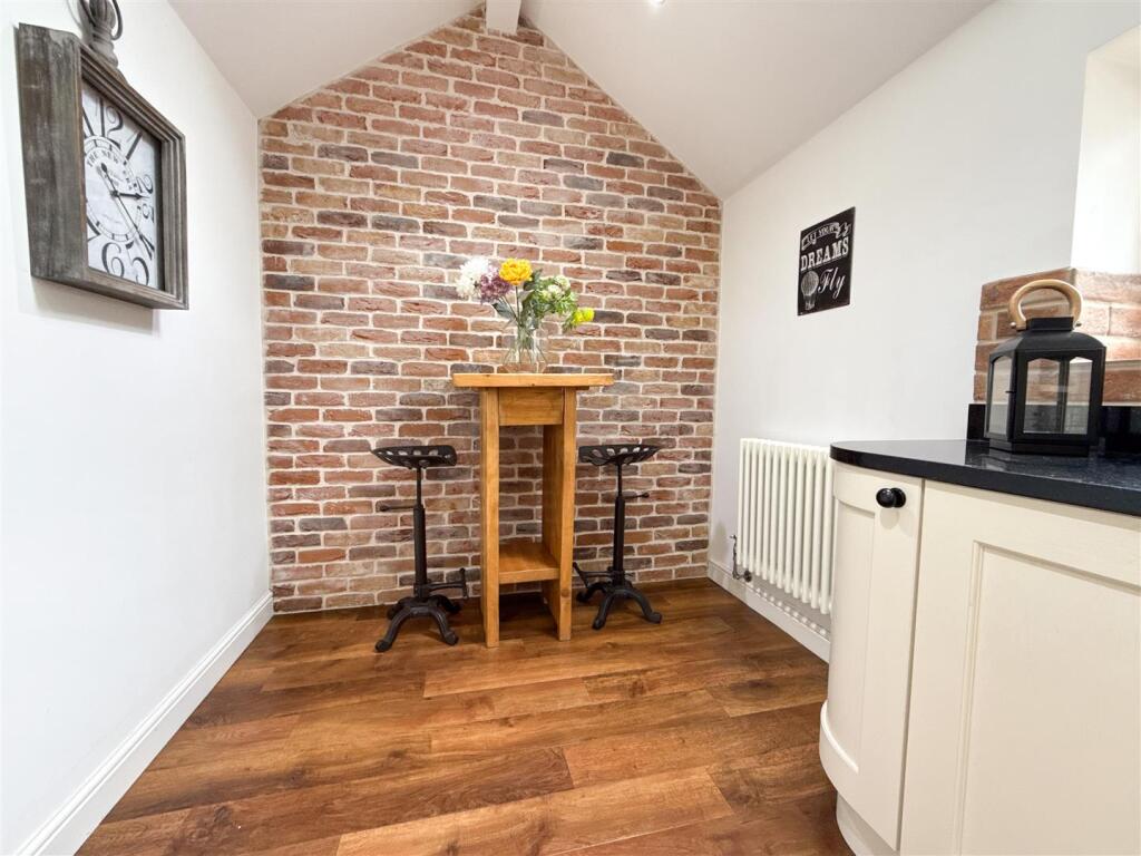 BREAKFAST KITCHEN