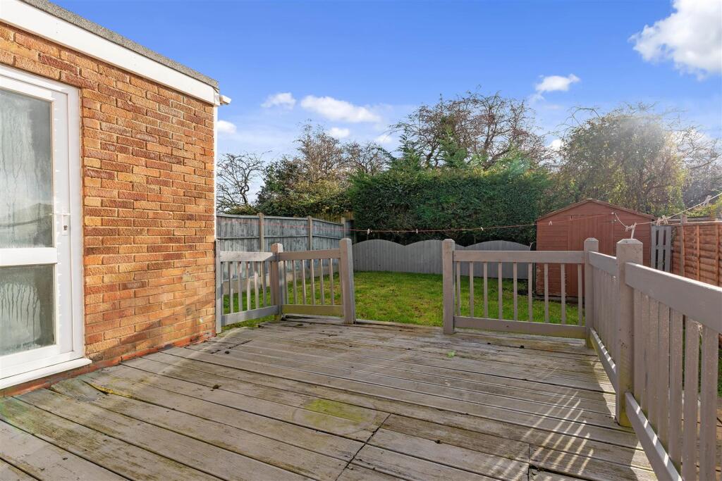 37 Morris Drive, Whitnash (18 of 28).jpg