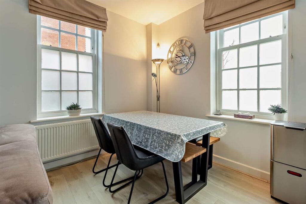 8673056-interior07-800.jpg