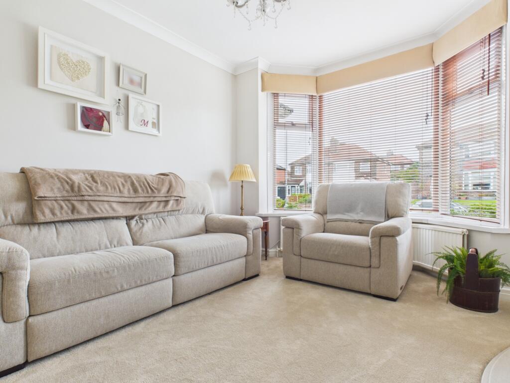 CAM03729G0-PR0153-STILL010