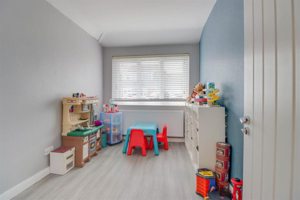 20 OZONIA AVENUE INSIDE-11.jpg