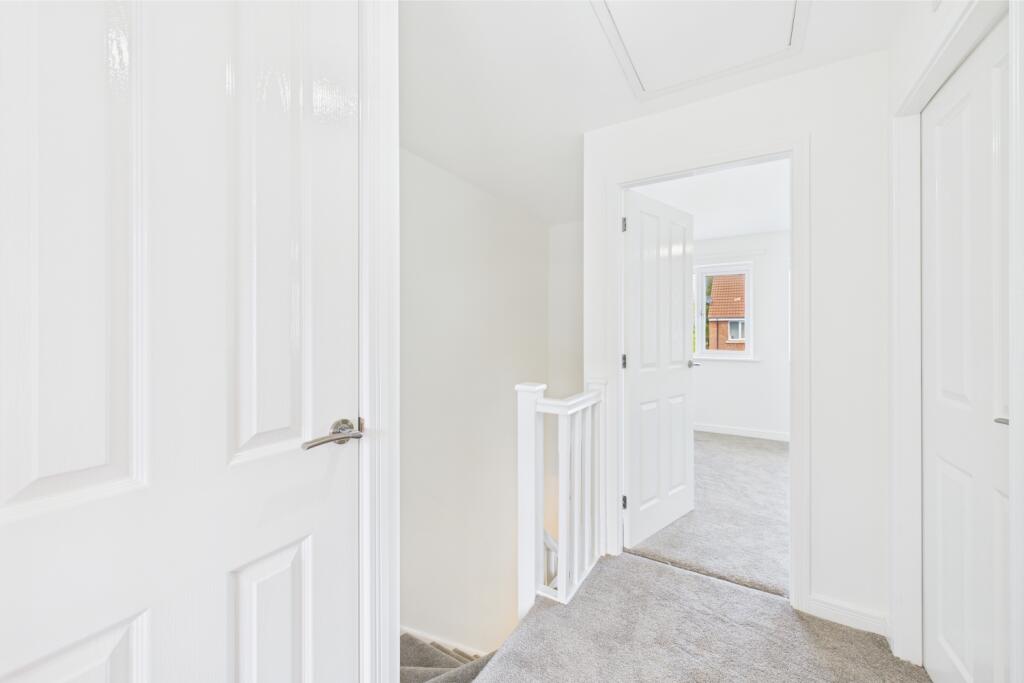 CAM03162G0-PR0256-STILL011