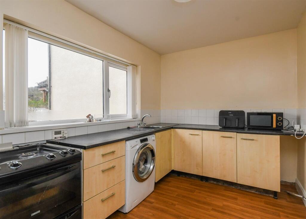 36 Park Avenue - Kitchen.jpg