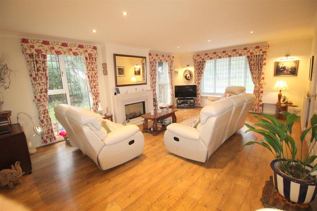 Westwood Mews, 2, lounge NEW.JPG