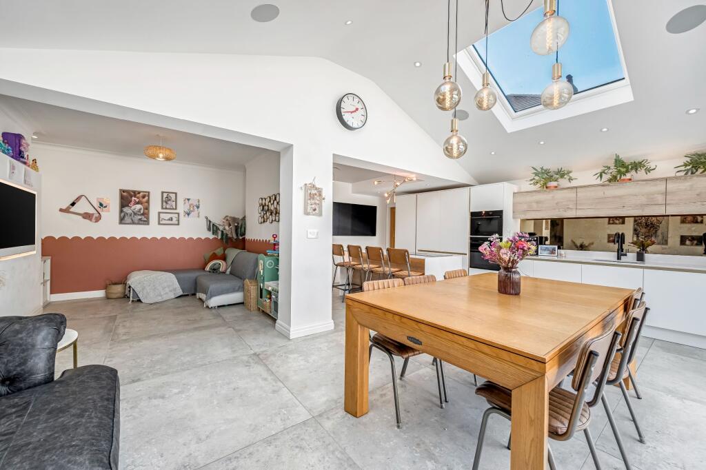 Kitchen/ Dining/ Family Room