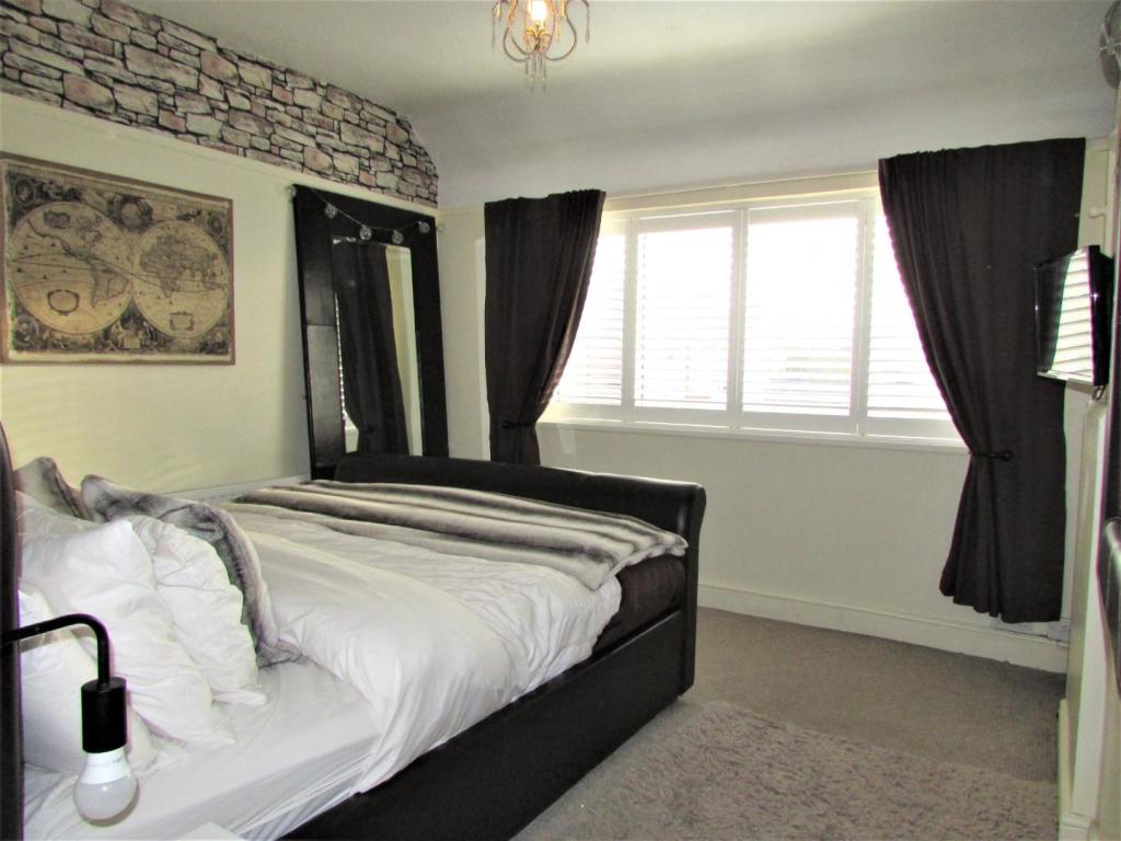 BoothHallRd42bed1.JPG