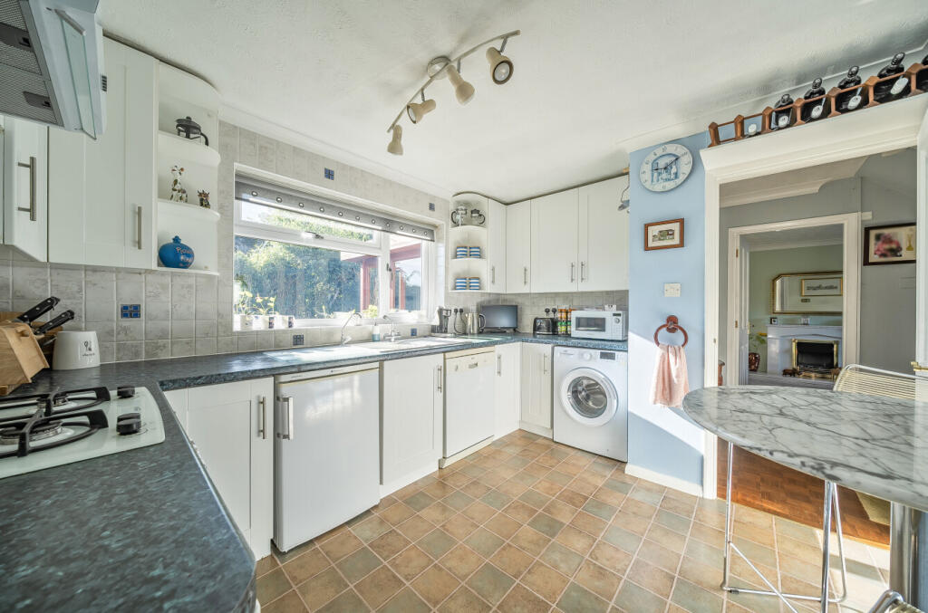 1348387-6-68bb103...