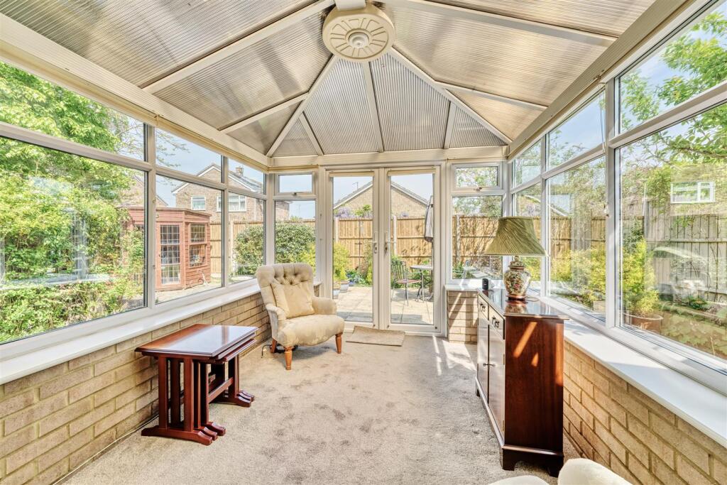 6-26 Pearce Cres War