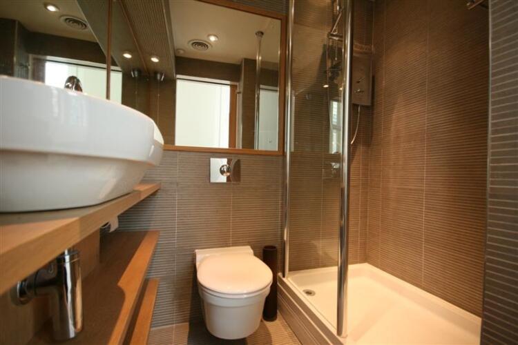 Britannic 2 bath