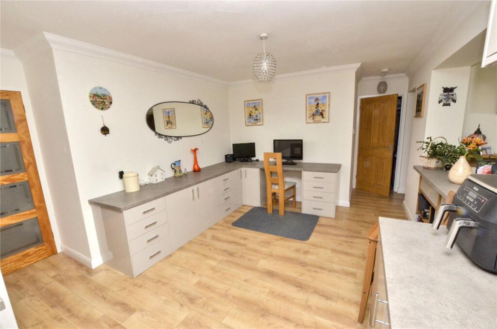 Kitchen/Breakfast Rm