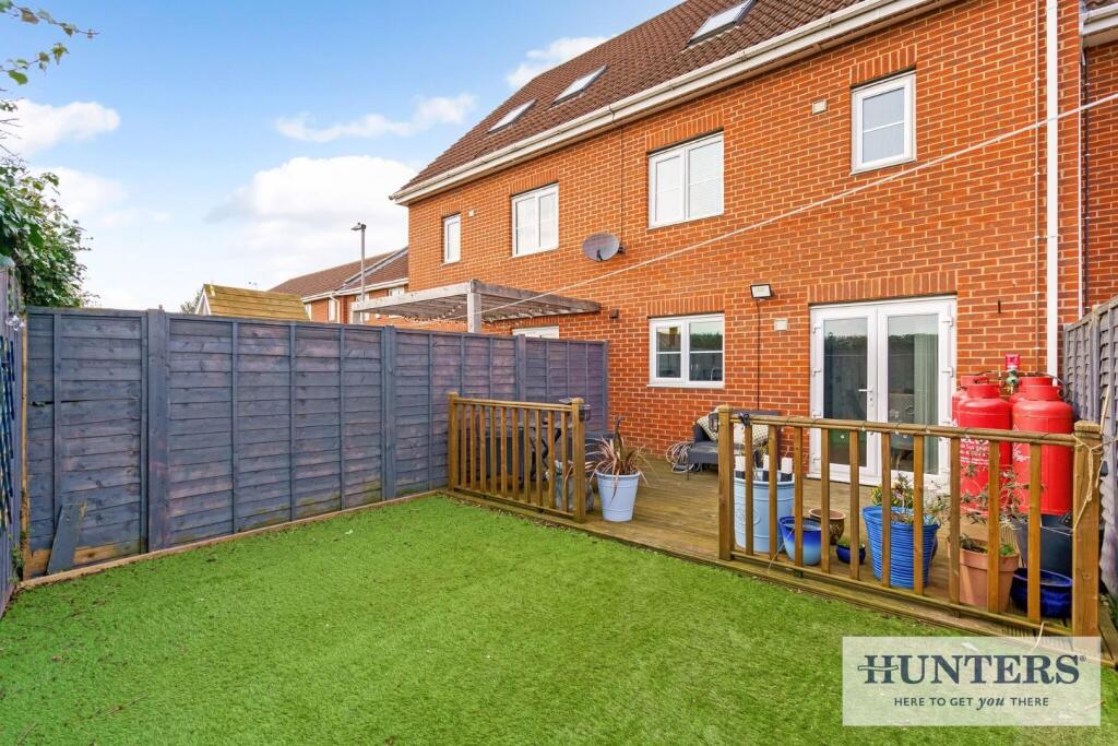 86506_17 Maple Drive North (24) - Copy_low.jpg