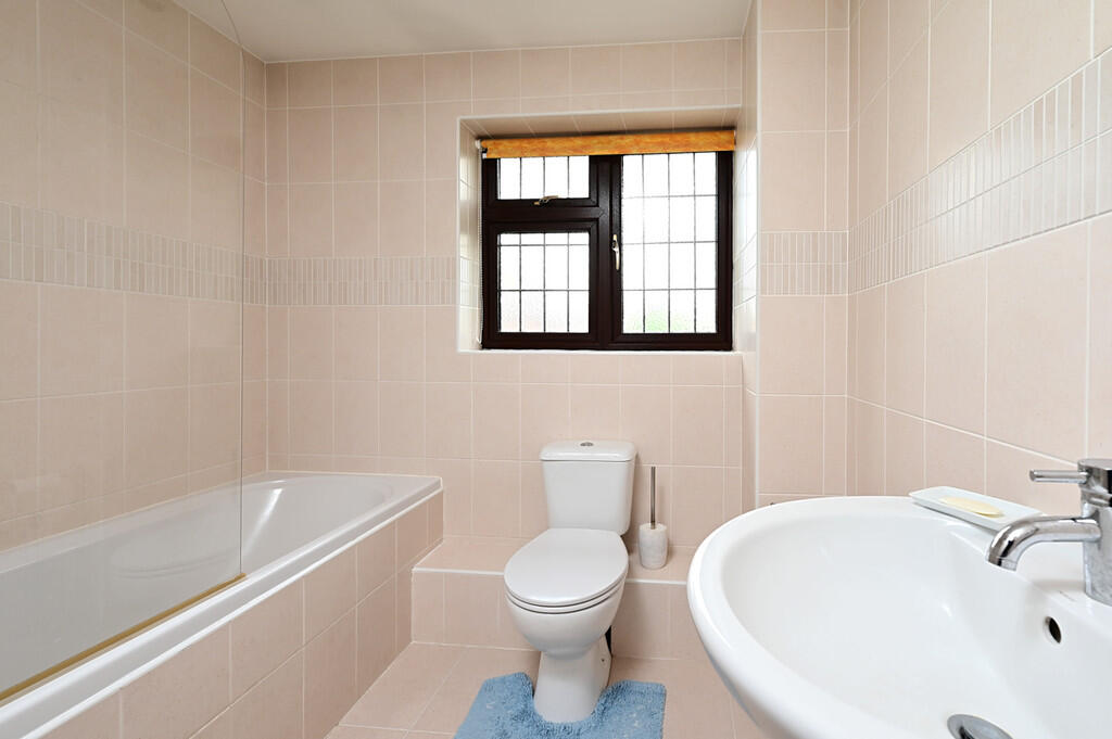 2 Reynolds Green ...