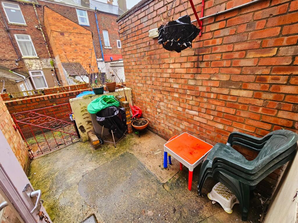 208dfdd7-3aaf-4e8d-9316-8d2ba4561bfd