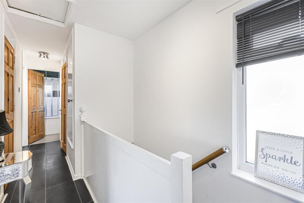 9_50137.jpg