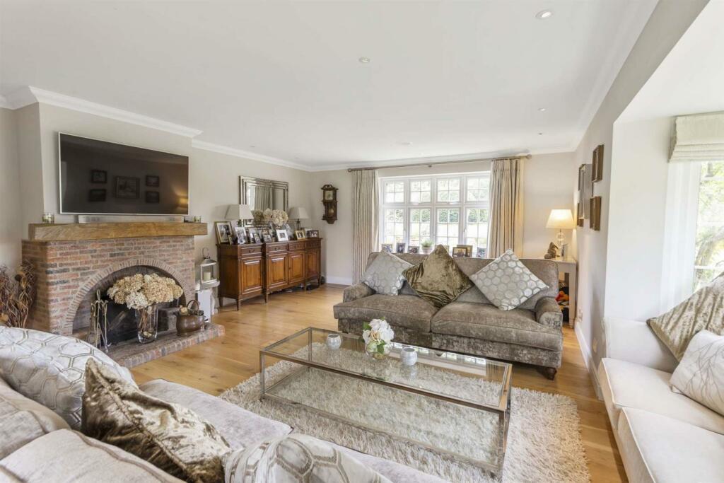 RUSHAM END Christmas Hill, Shalford, Guildford, GU