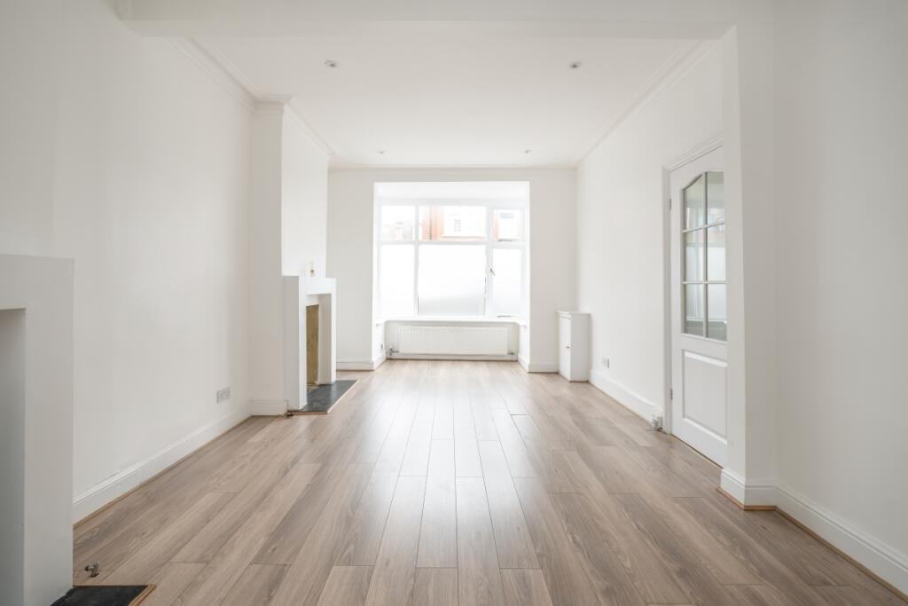 Front reception r...