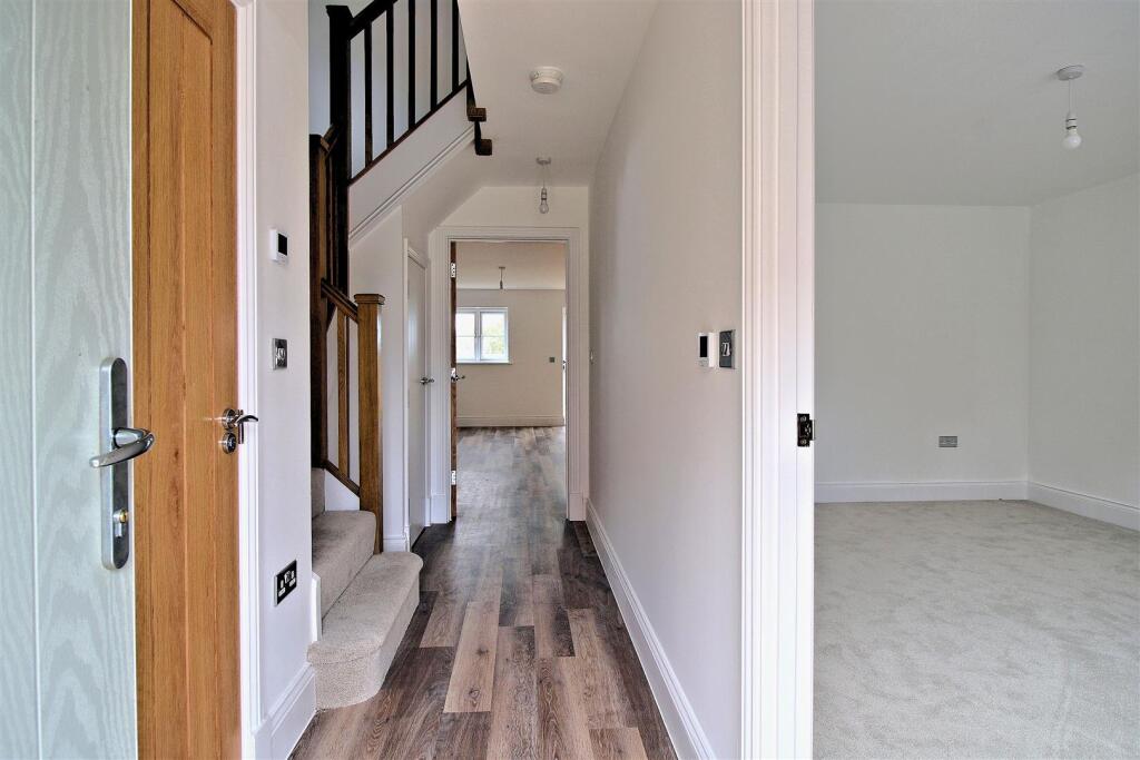 Entrance hall.jpg