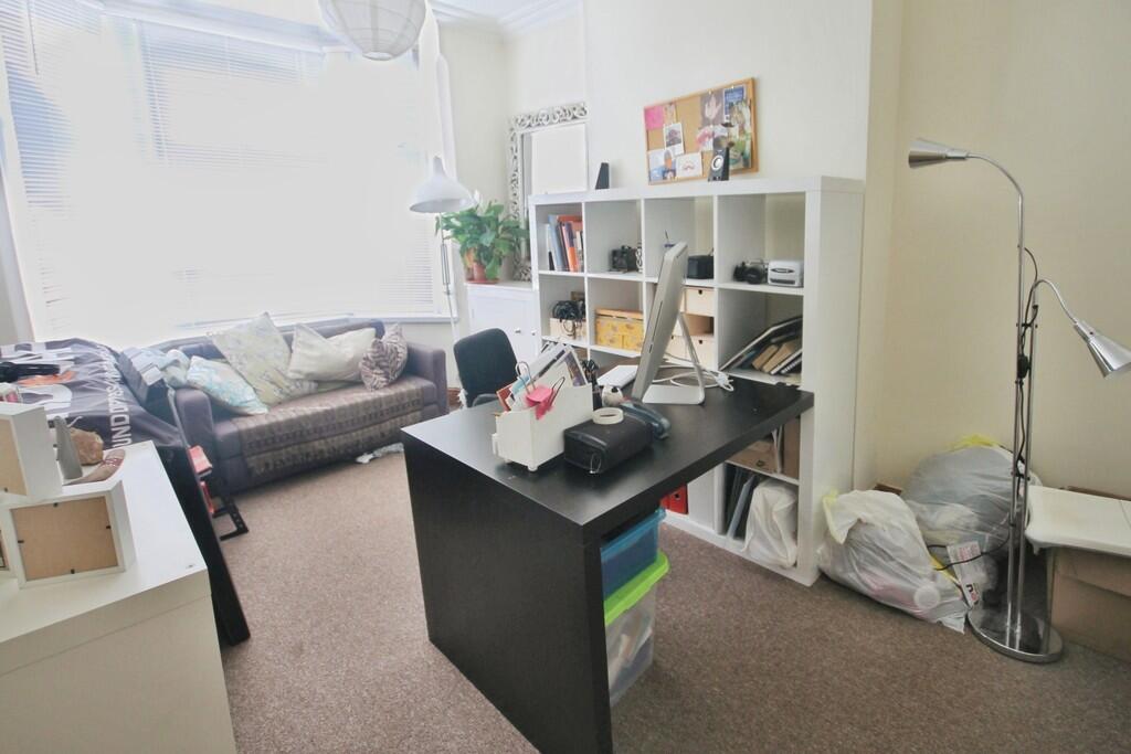 fe9a1dc9-IMG_134_...