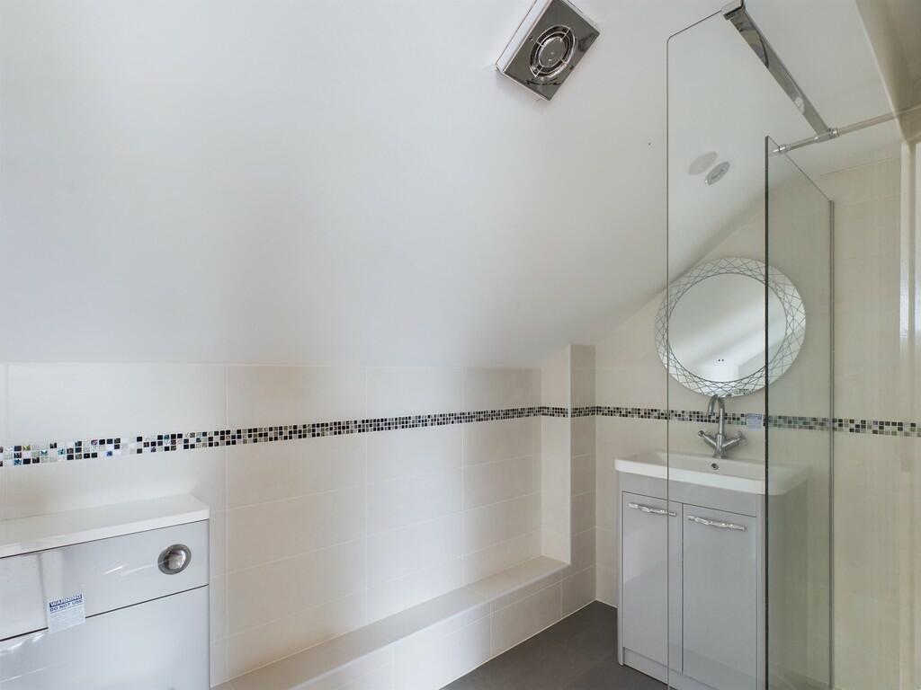 8-Master_Ensuite-...