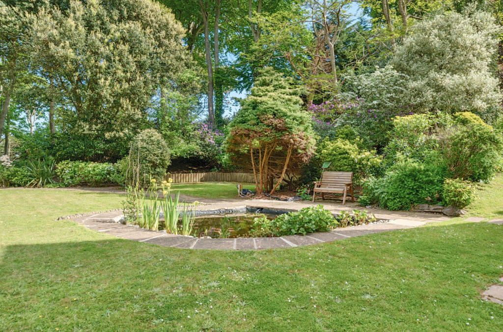 1295902-1-682b67c...