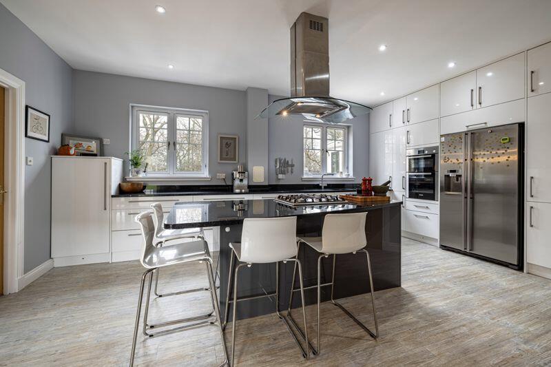 Breakfasting Kitchen